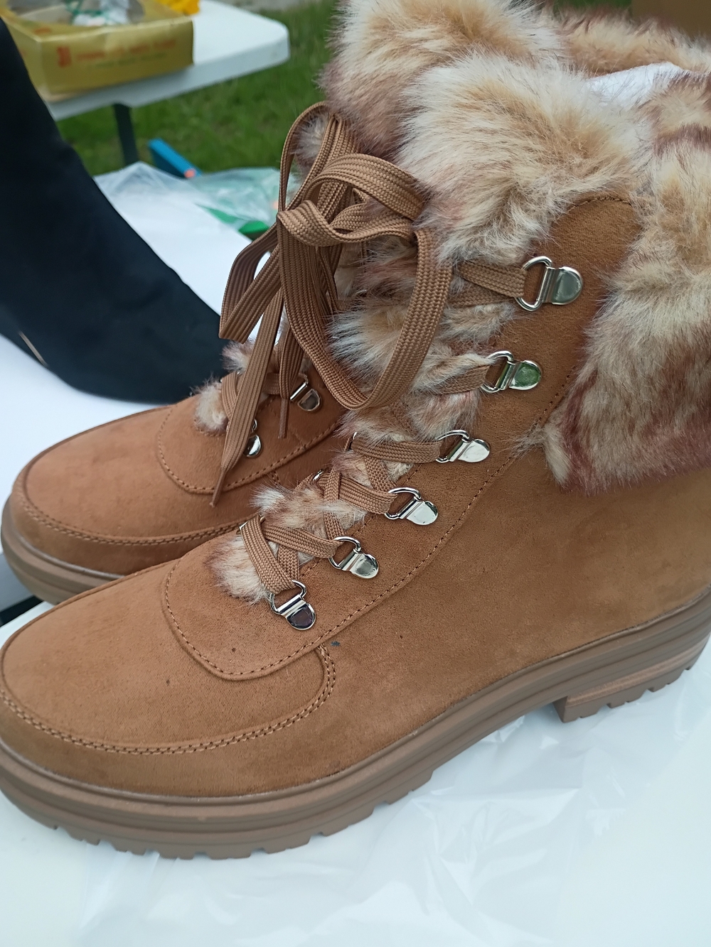 Women's Tan Faux Fur Lace-Up Winter Boots Sun and Stone
